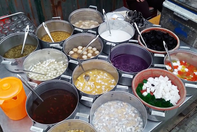Đồ ăn vặt truyền thống
