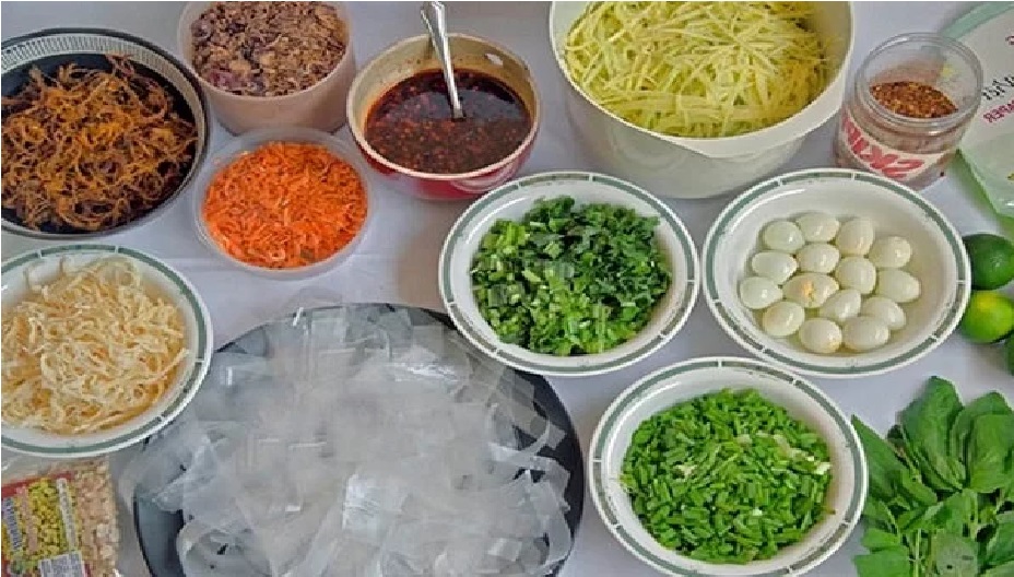 Nguyên liệu làm bánh tráng trộn